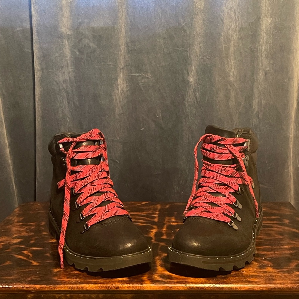 Sorel Women’s Black Lace-up Hiking Boots Size 10
